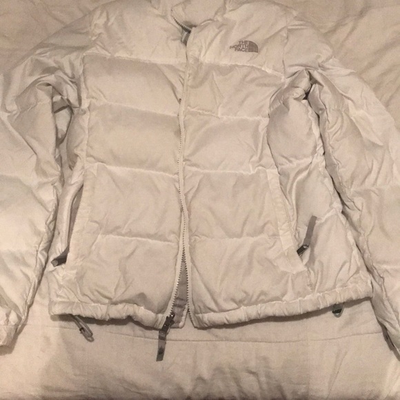 Women’s medium north face puffy jacket - Picture 1 of 3